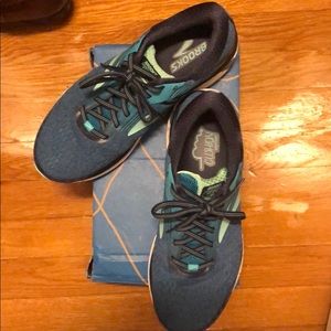 Brooks Adrenaline GTS 18 Size 11D Wide